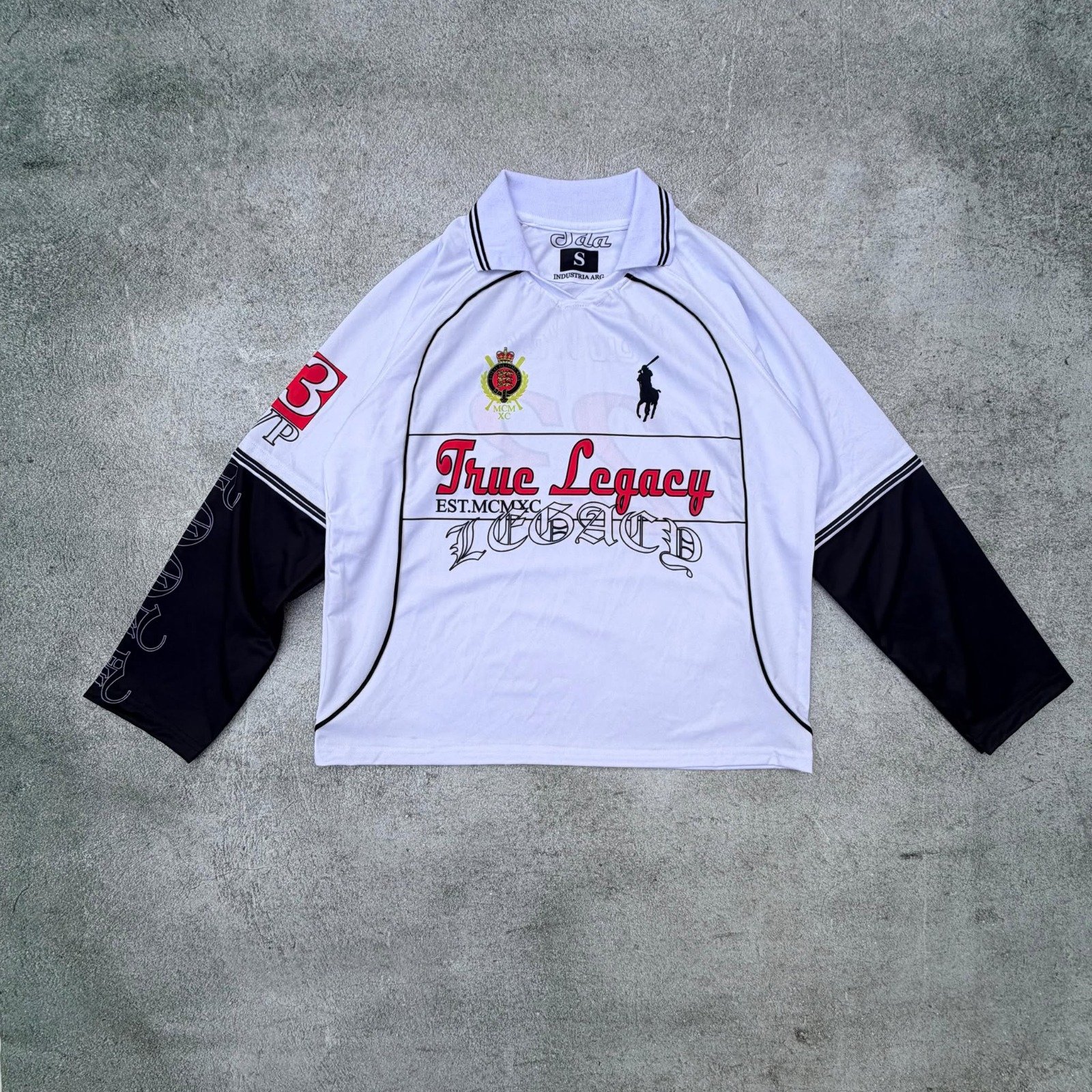 39e34be5-3864-42b2-971e-f2f186417cf0 REMERA TRUE LEGACY - Imagen 1